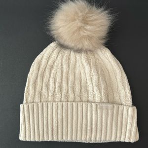 Lululemon Women’s Cable Knit Pom Beanie